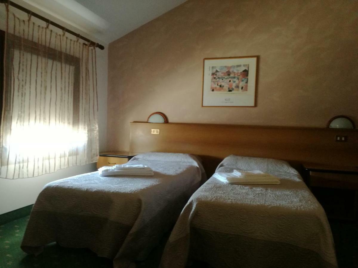 Hotel Roma Pravisdomini Екстер'єр фото